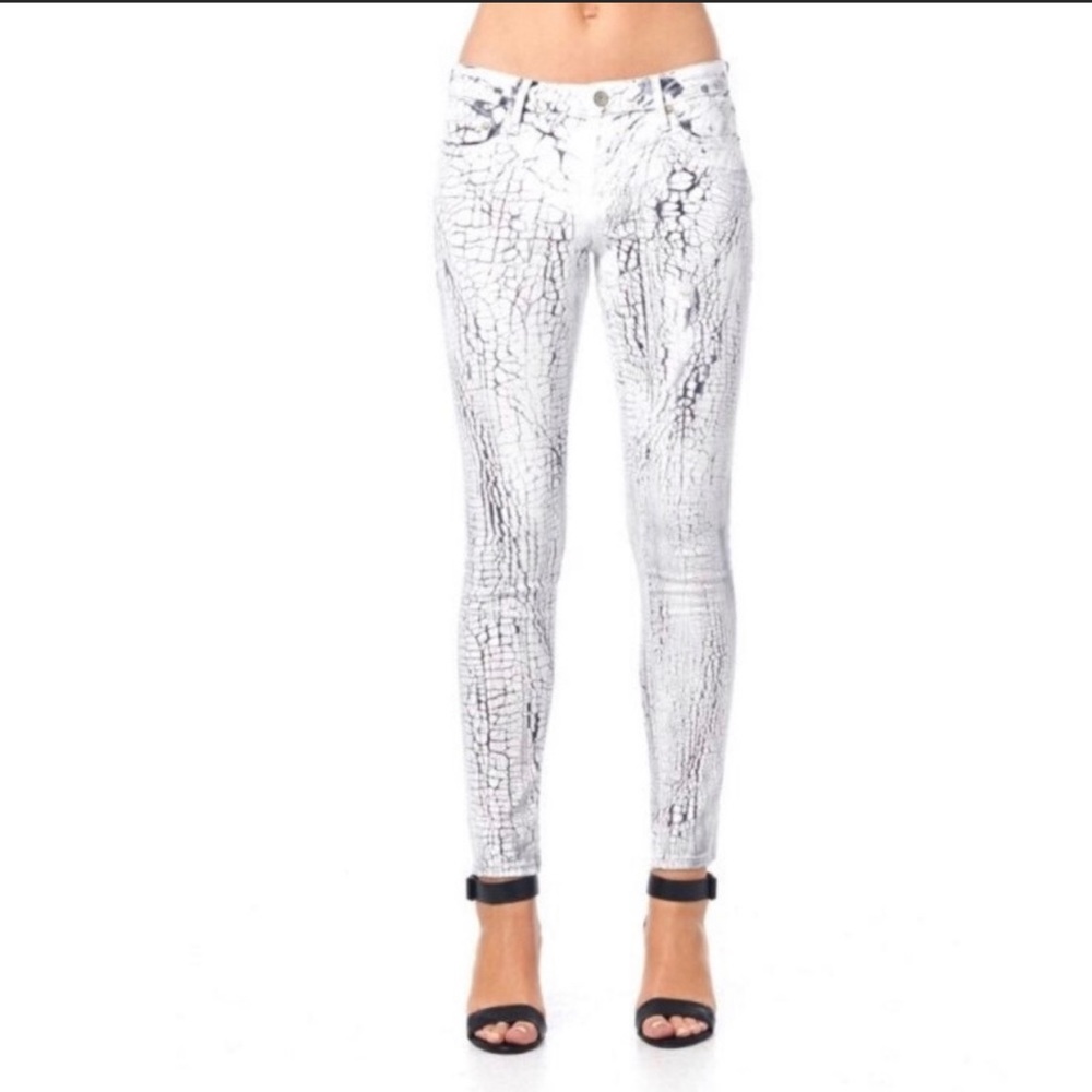 Cult of Individuality Zen Mid-Rise Women White Skinny Jeans Sz 28 Crackle
